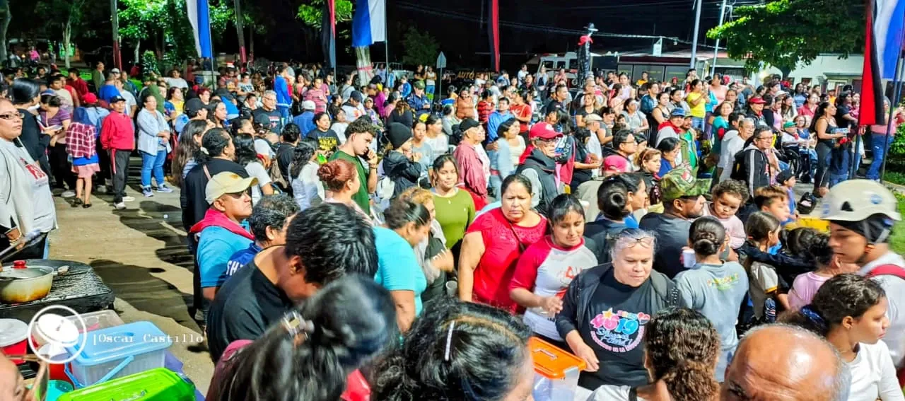 Familias protagonizan vigilias por el 47.° aniversario de la Revolución
