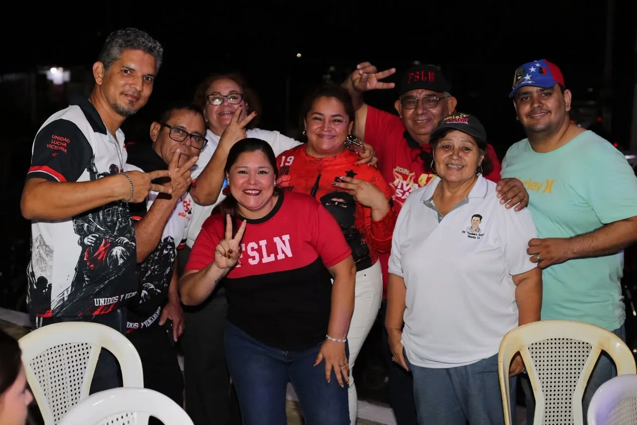 Familias protagonizan vigilias por el 47.° aniversario de la Revolución