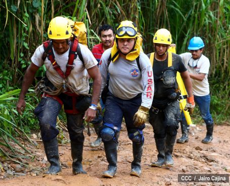 Continúan labores de búsqueda de mineros