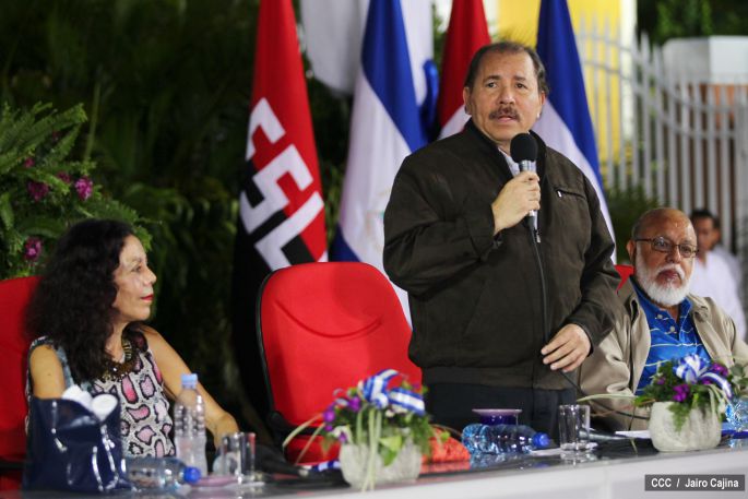 Daniel y Rosario reciben Antorcha de la Libertad y la Unidad Centroamericana