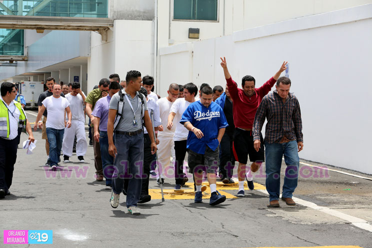 Compatriotas son recibidos con mucha dignidad después de vivir penumbras en Estados Unidos