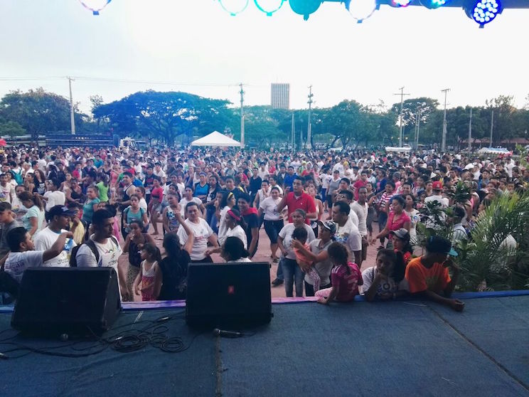Miles participaron en zumbatón y concierto para celebrar aniversario de la JS19 de Julio