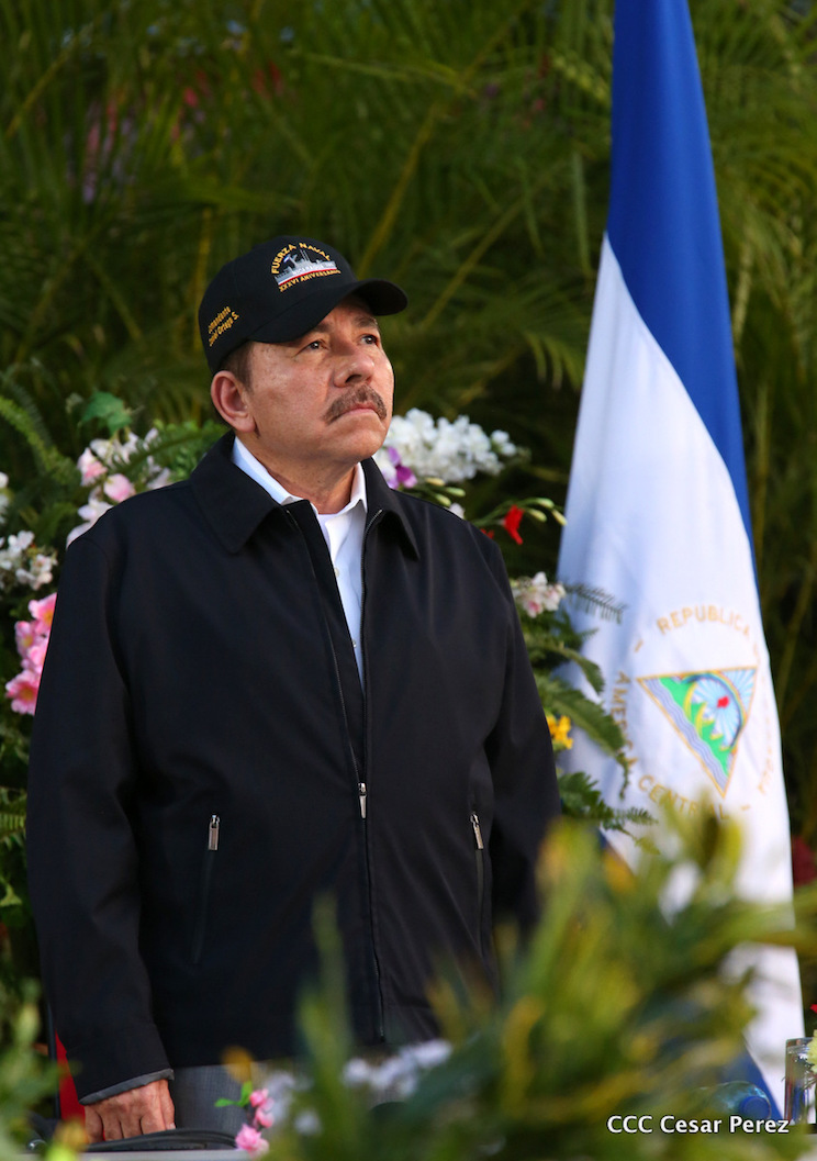 Daniel y Rosario participan del 36 Aniversario de la Fuerza Naval