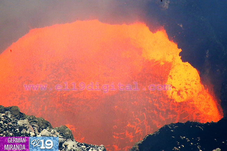 Lago de Lava del Volc&aacute;n Masaya