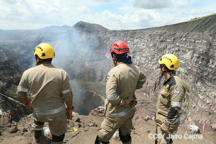 Sam Cossman concluye primer descenso a la Zona Cero del Volc&aacute;n Masaya