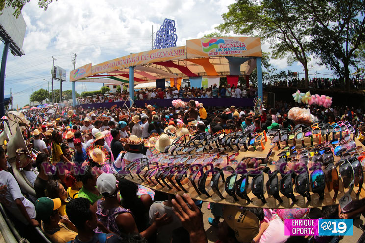 Miles acompañan a Santo Domingo en su recorrido por Managua
