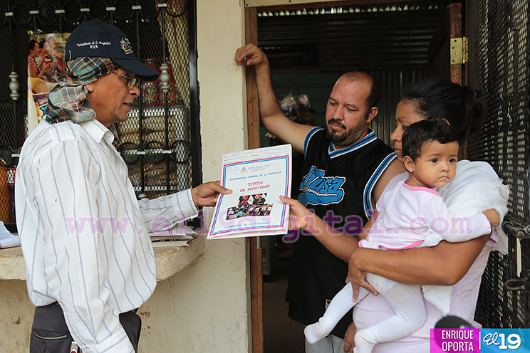 Más títulos de propiedad a familias capitalinas