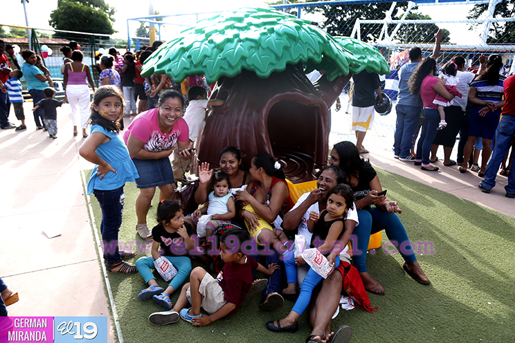Contin&uacute;an celebrando en parques de Managua el D&iacute;a del Estudiante