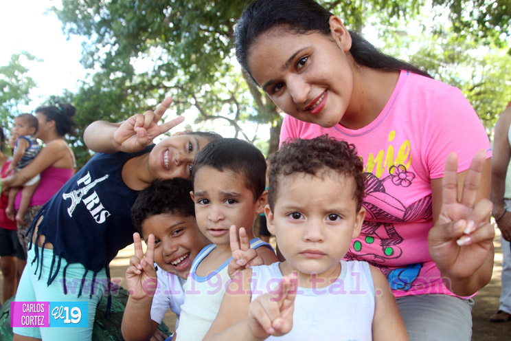 Capitalinos celebran con alegr&iacute;a y compromiso el D&iacute;a de los Estudiantes
