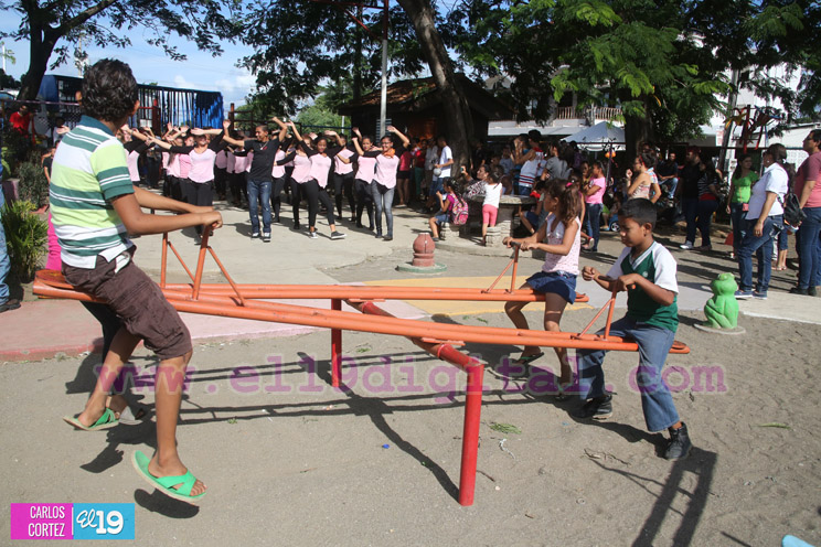 Capitalinos celebran con alegr&iacute;a y compromiso el D&iacute;a de los Estudiantes
