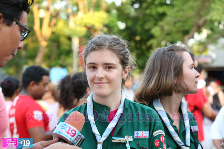 Capitalinos celebran con alegr&iacute;a y compromiso el D&iacute;a de los Estudiantes