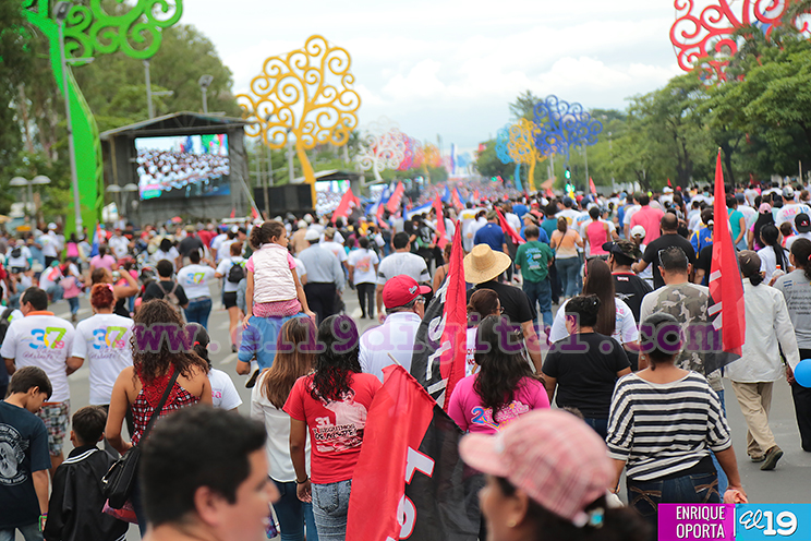 Familias nicarag&uuml;enses festejan las victorias alcanzadas con la Revoluci&oacute;n Sandinista