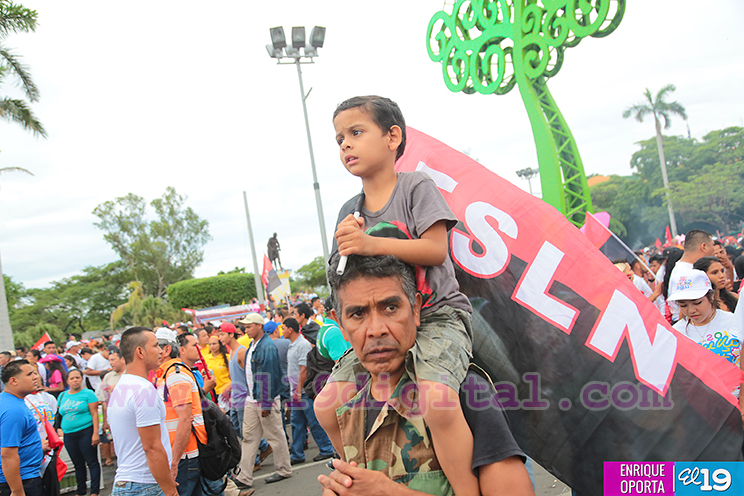 Familias nicarag&uuml;enses festejan las victorias alcanzadas con la Revoluci&oacute;n Sandinista