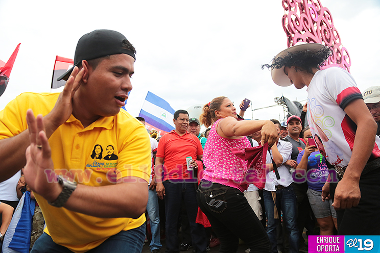 Familias nicarag&uuml;enses festejan las victorias alcanzadas con la Revoluci&oacute;n Sandinista
