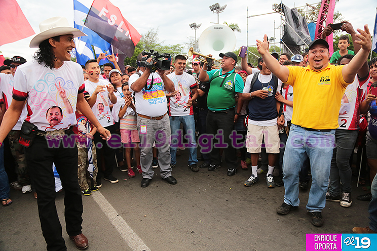 Familias nicarag&uuml;enses festejan las victorias alcanzadas con la Revoluci&oacute;n Sandinista