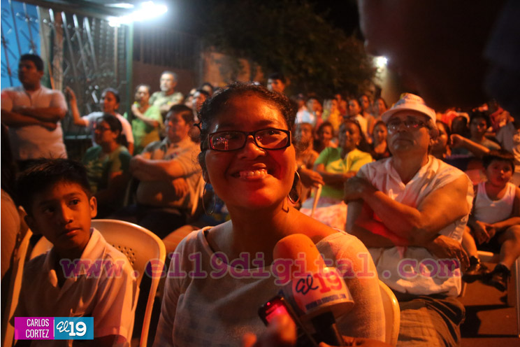 Familias celebran alegres vigilias en v&iacute;spera del 19 de Julio