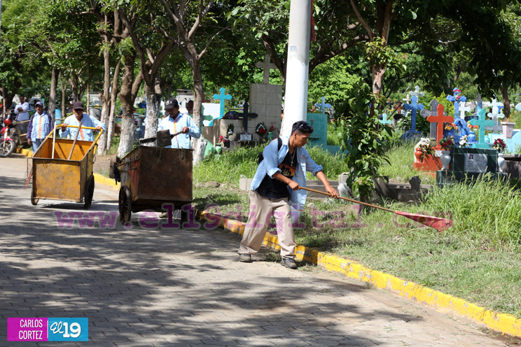 Alcaldía de Managua desarrolla jornada de limpieza en el Cementerio Milagro de Dios