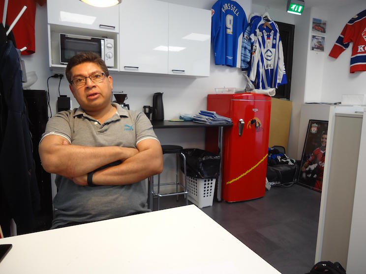 Masajista pinolero triunfa en Finlandia