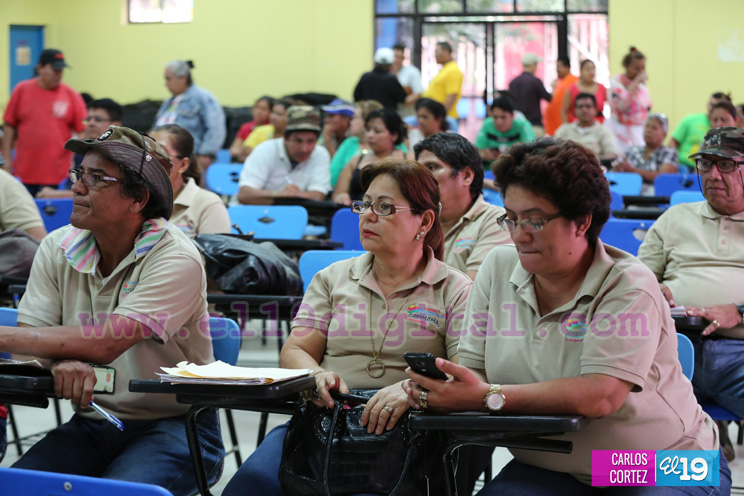 Comerciantes del Mercado Oriental participan de asambleas de reflexión