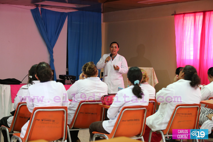 Hospital Bertha Calderón organiza conversatorio de mujeres profesionales de la salud