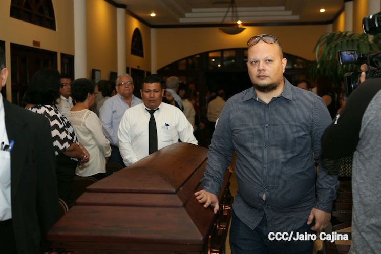 Vela del periodista Marcio Vargas Aguilar