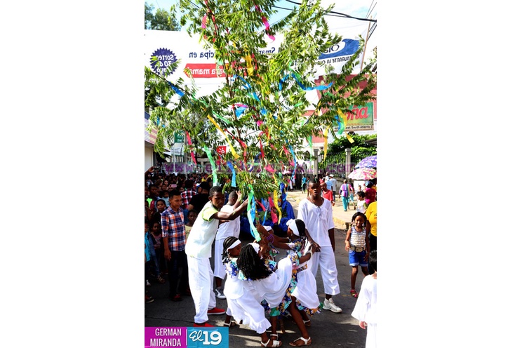 Carnaval en Bluefields: M&uacute;sica, color y tradici&oacute;n en las alegres comparsas del Palo de Mayo
