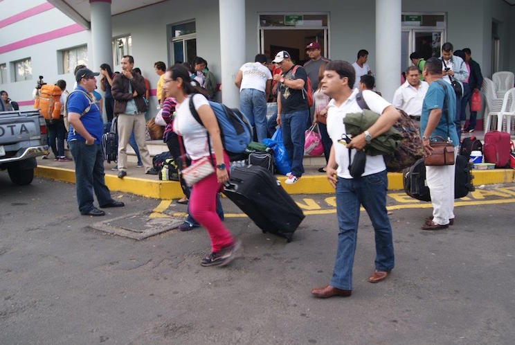 Médicos y enfermeras se dirigen hacia zonas remotas de nuestro país cargados de entusiasmo y compromiso con la salud del pueblo