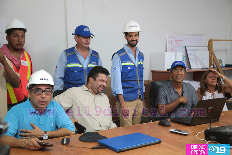 Denis Martínez visita construcción de nuevo Estadio Nacional de Béisbol