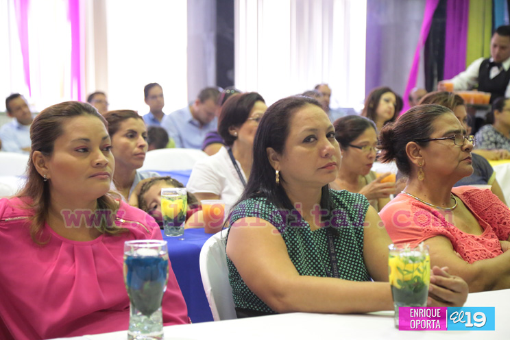 Secretaría de la Presidencia festeja a las madrecitas