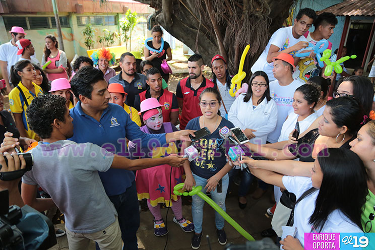 Una ma&ntilde;ana de alegr&iacute;a y ternura con ni&ntilde;os y ni&ntilde;as hospitalizados