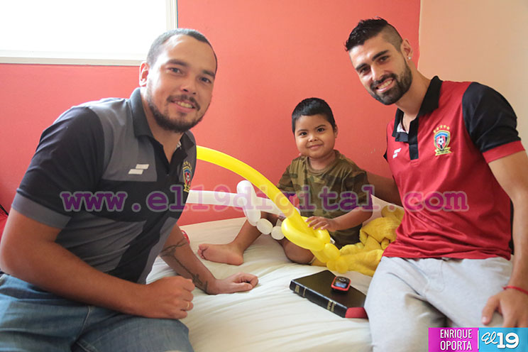 Una ma&ntilde;ana de alegr&iacute;a y ternura con ni&ntilde;os y ni&ntilde;as hospitalizados