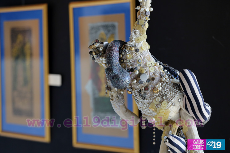 Inauguran exposici&oacute;n de artes pl&aacute;sticas en la capital 