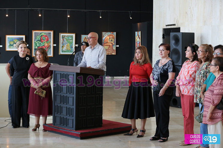 Inauguran exposici&oacute;n de artes pl&aacute;sticas en la capital 