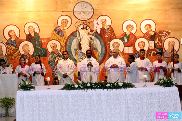 Iglesia Esp&iacute;ritu Santo celebra misa por los 40 a&ntilde;os de fundaci&oacute;n