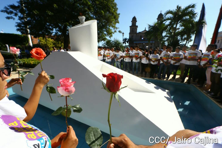 Una Flor para Carlos Fonseca