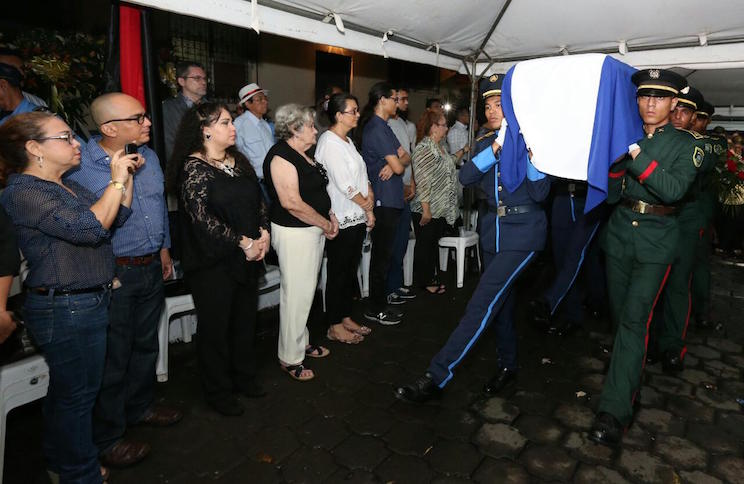 Vela del compa&ntilde;ero Ren&eacute; N&uacute;&ntilde;ez en Le&oacute;n