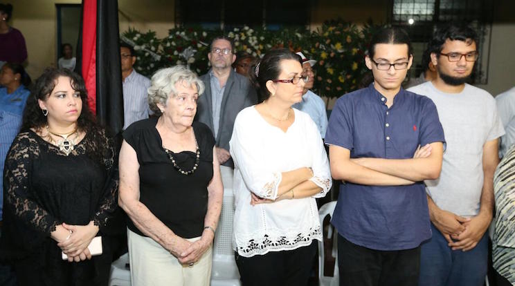 Vela del compa&ntilde;ero Ren&eacute; N&uacute;&ntilde;ez en Le&oacute;n