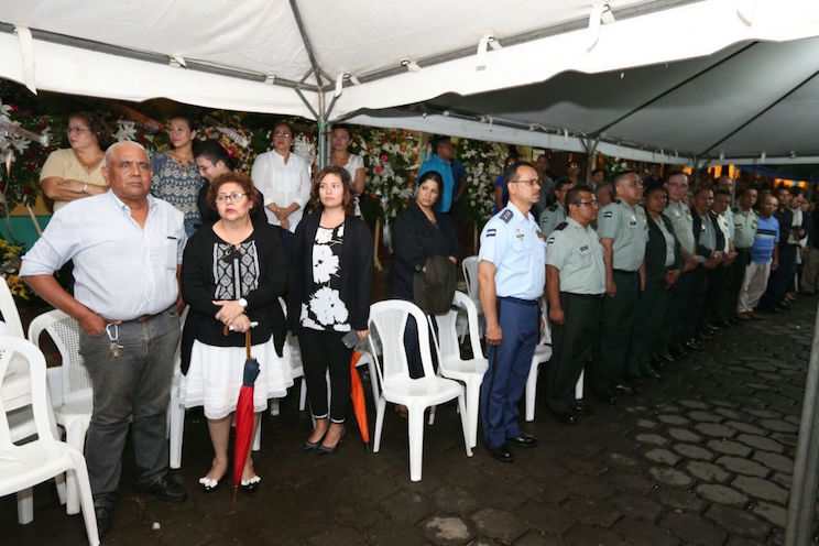 Vela del compa&ntilde;ero Ren&eacute; N&uacute;&ntilde;ez en Le&oacute;n