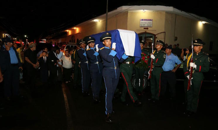 Vela del compa&ntilde;ero Ren&eacute; N&uacute;&ntilde;ez en Le&oacute;n