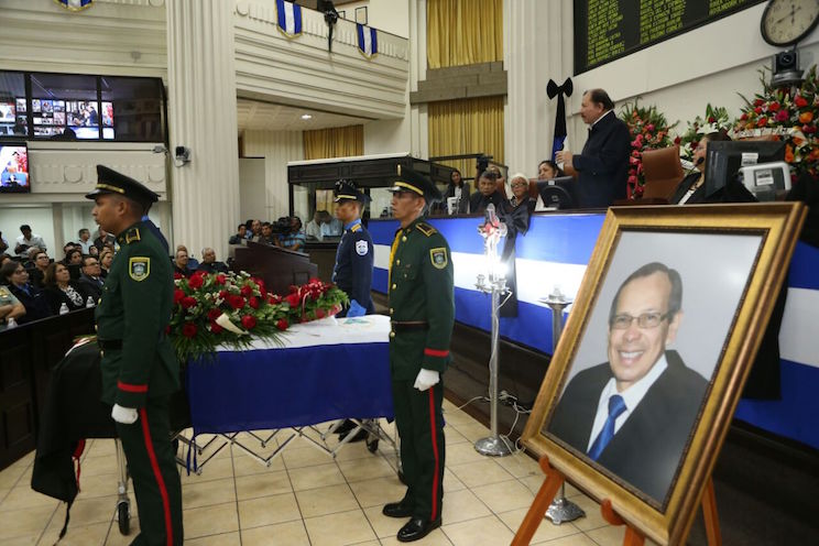 Sesi&oacute;n Solemne