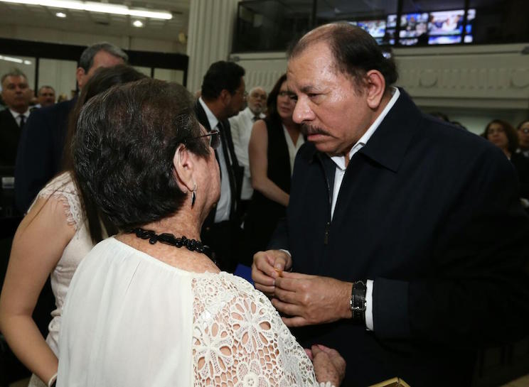 Sesi&oacute;n Solemne