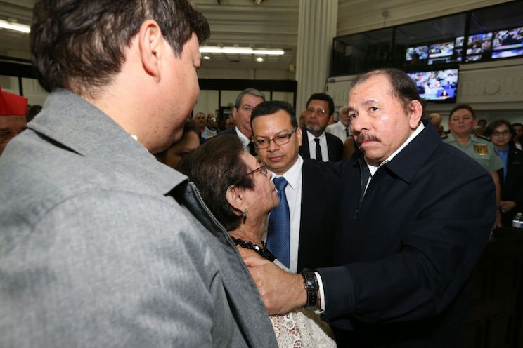 Sesi&oacute;n Solemne
