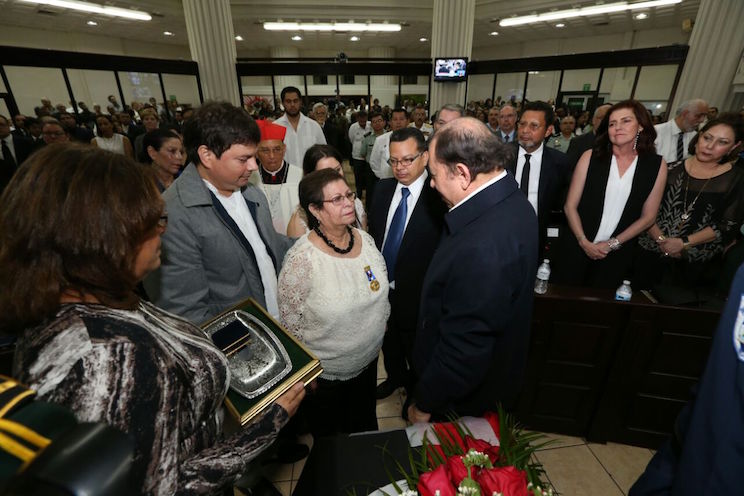 Sesi&oacute;n Solemne