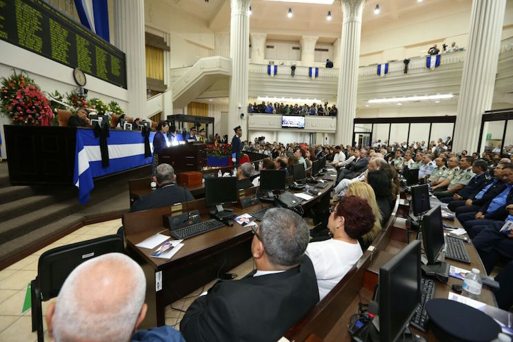 Sesi&oacute;n Solemne