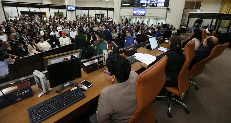 Sesi&oacute;n Solemne