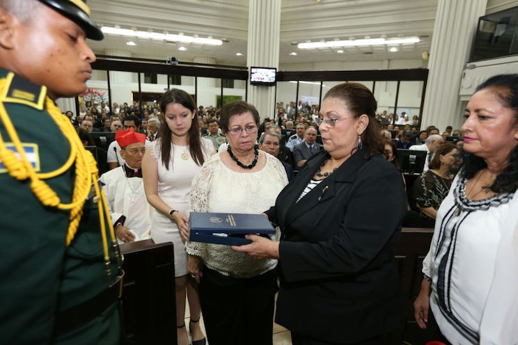 Sesi&oacute;n Solemne