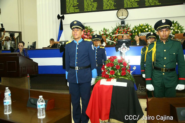 Sesi&oacute;n Solemne