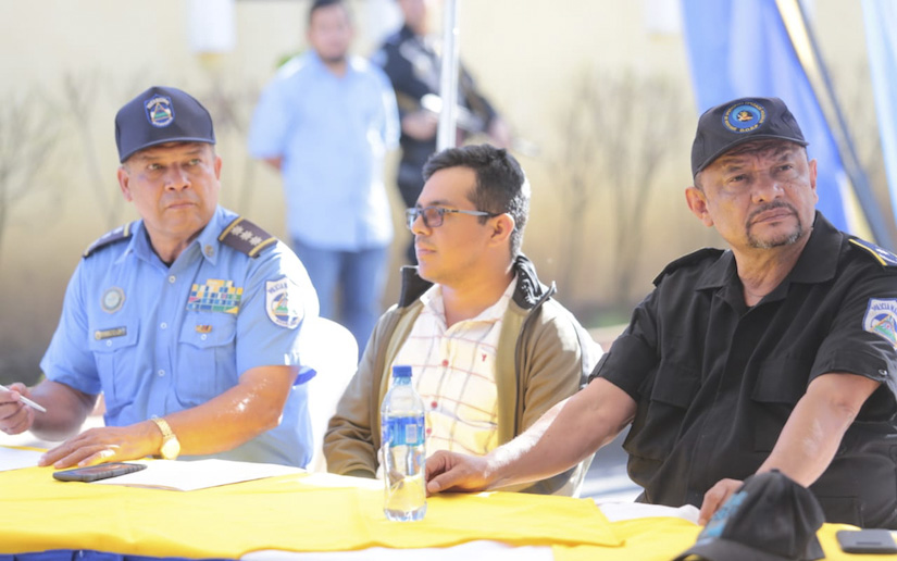 policía