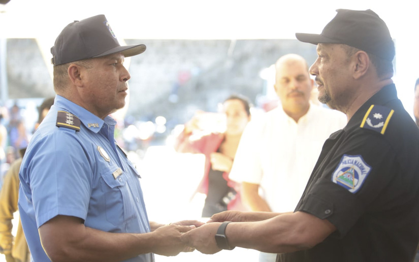 policía