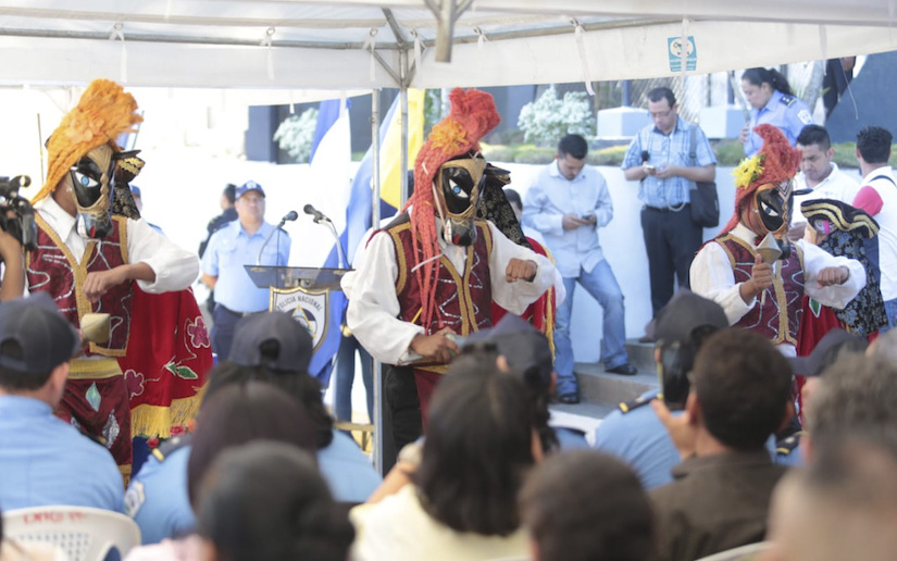 policía